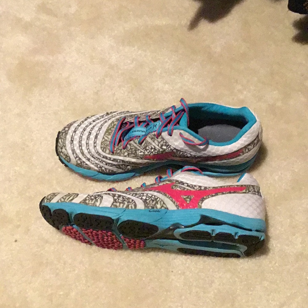 Mizuno Athletic Shoes